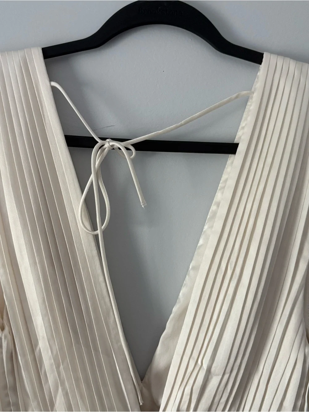 Abercrombie & Fitch Satin Cream Pleated V-Neck Wide Leg Jumpsuit
